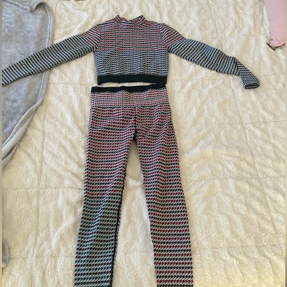 Fabletics matching set - red & green - only worn once!!